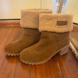 Size 40 (7.5) winter booties, new never worn, with fleece ankles
